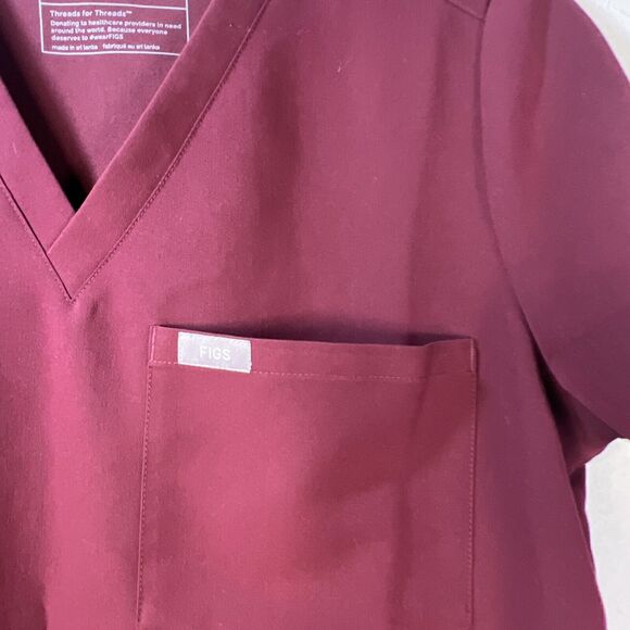 Figs Technical Collection Plum Color Scrubs Top Women's Size Small medical - Picture 2 of 7